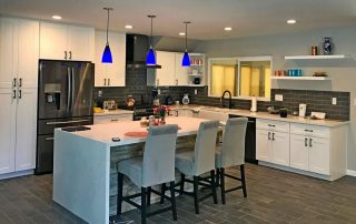 Should You Choose a Kitchen Island or a Peninsula for Your Remodel?