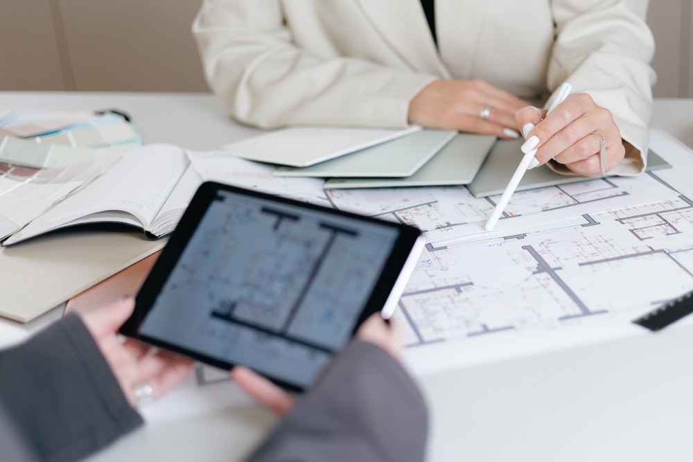 Why Hiring a Design Build Contractor Simplifies Your Home Renovation Project